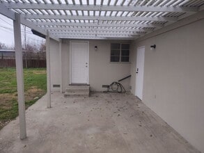 2107 Belle Ter in Bakersfield, CA - Building Photo - Building Photo