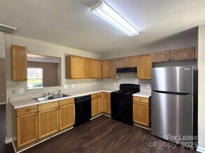 5815 Kelden Walker Ln in Charlotte, NC - Building Photo - Building Photo
