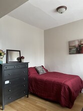 718 W Barry Ave, Unit 2 in Chicago, IL - Foto de edificio - Building Photo