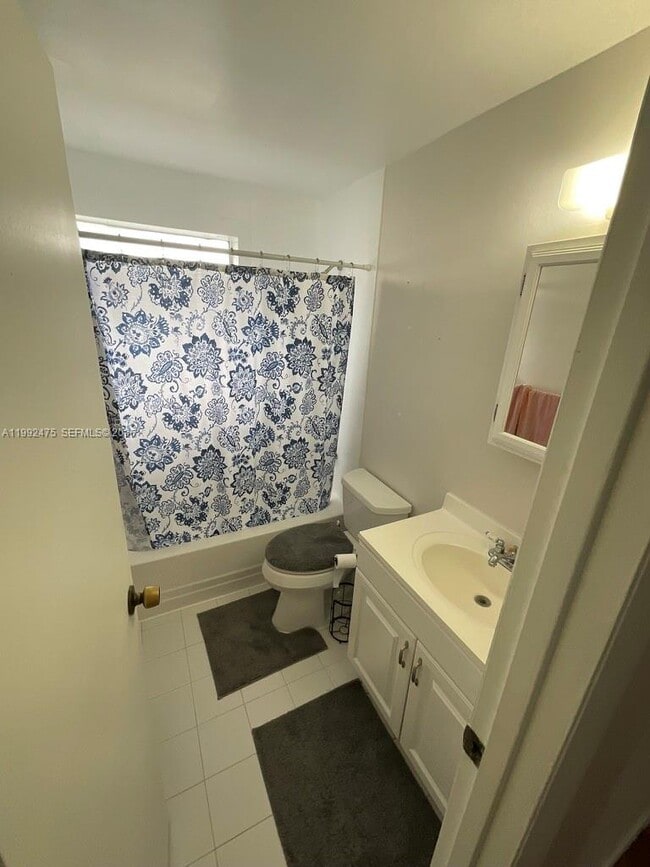 10357 N Kendall Dr in Miami, FL - Building Photo - Building Photo