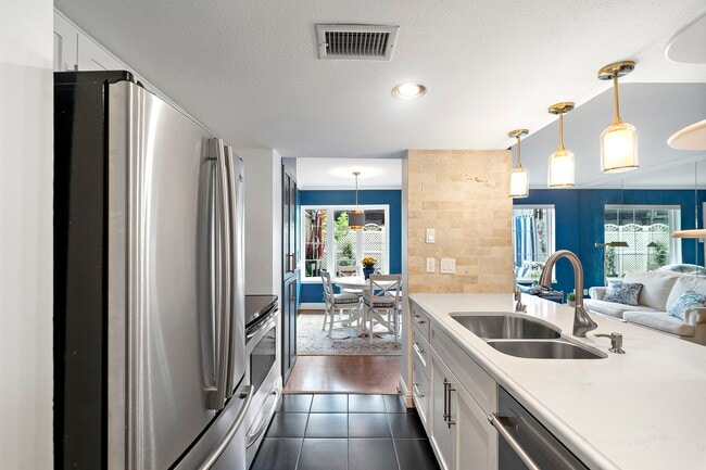 property at 8944 Chatsworth Dr