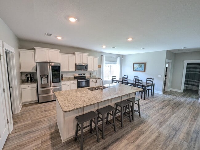 6056 Forest Bay Ave in Gulf Breeze, FL - Building Photo - Building Photo