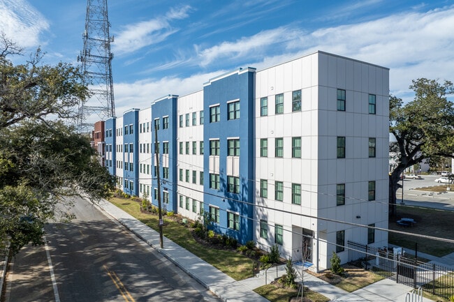 Woodring Apartments I & II in Lake Charles, LA - Building Photo - Building Photo