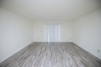 Brighton Apartments in St. Louis, MO - Foto de edificio - Building Photo