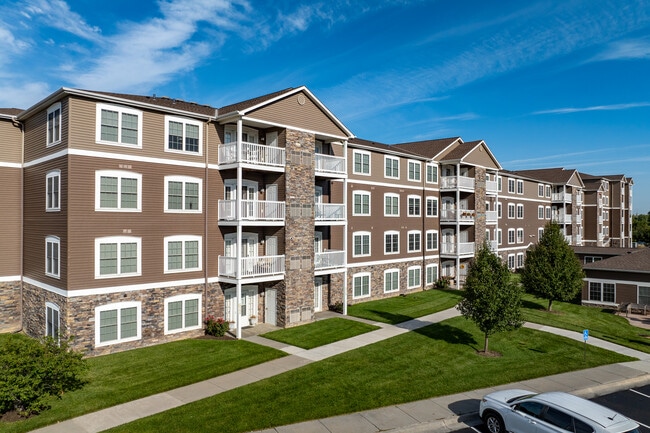 Connect55+ Elkhorn Active Community 55+ in Elkhorn, NE - Foto de edificio - Building Photo