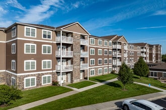 Connect55+ Elkhorn Active Community 55+ in Elkhorn, NE - Foto de edificio - Building Photo