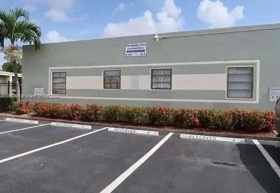 1845 Pembroke Rd in Hollywood, FL - Building Photo - Building Photo