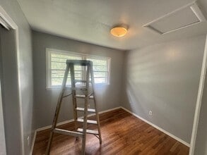 1416 E Sedgefield Dr in Winston-Salem, NC - Building Photo - Building Photo