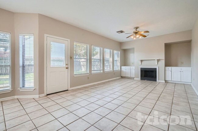 5911 Klamath Falls Ct in Houston, TX - Building Photo - Building Photo