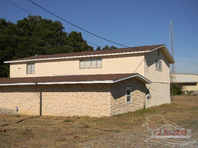 property at 2108 W Lakeview Ave