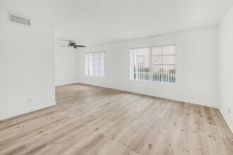 1447 Manzana Way in San Diego, CA - Building Photo - Building Photo