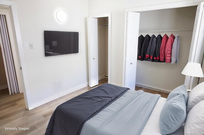 Merante Manor in Calgary, AB - Building Photo - Building Photo