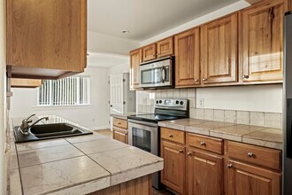 2506 NE Franklin St in Bremerton, WA - Foto de edificio - Building Photo