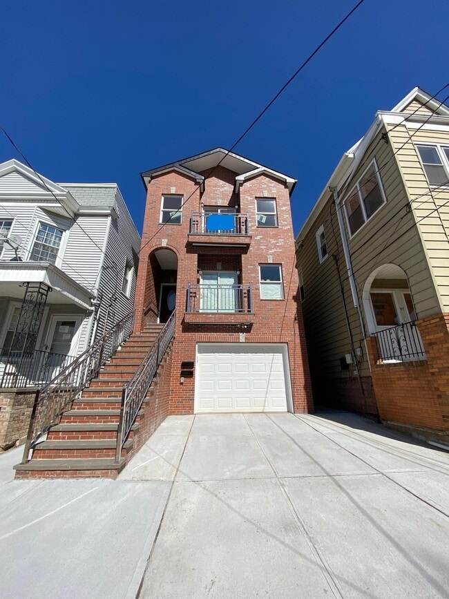 property at 99 W 46th St
