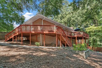 1618 Cooper Lake Rd SE in Smyrna, GA - Building Photo - Building Photo