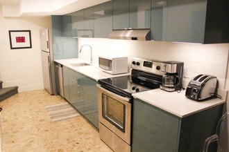 445 Ontario St in Toronto, ON - Building Photo - Building Photo