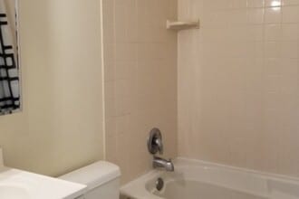 1751 Queensbury Cir in Hoffman Estates, IL - Building Photo - Building Photo