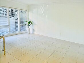 35 Edgewater Dr in Coral Gables, FL - Building Photo - Building Photo