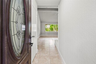 16323 Maplemont Dr in Houston, TX - Building Photo - Building Photo