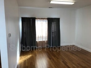 939 International Blvd in Oakland, CA - Building Photo - Building Photo