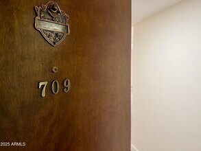 7930 E Camelback Rd in Scottsdale, AZ - Foto de edificio - Building Photo