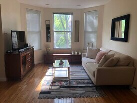 3234 N Whipple St, Unit 1st Floor in Chicago, IL - Building Photo