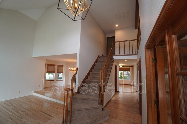 1702 W Dry Creek Rd in Littleton, CO - Building Photo - Building Photo