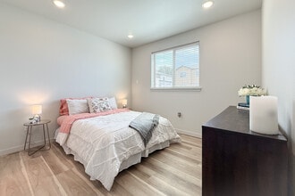 Grandridge Meadows Lofts in Grandview, WA - Foto de edificio - Building Photo
