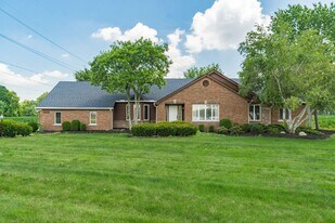 6002 Bowen Rd in Canal Winchester, OH - Building Photo