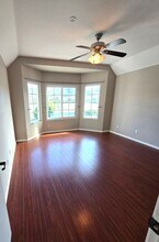 2250 Camino De La Reina in San Diego, CA - Building Photo - Building Photo