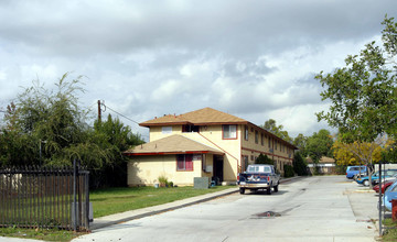 24396 Atwood Ave in Moreno Valley, CA - Building Photo - Building Photo