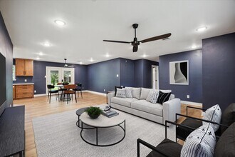 1627 Crestdale Dr in Houston, TX - Building Photo - Building Photo