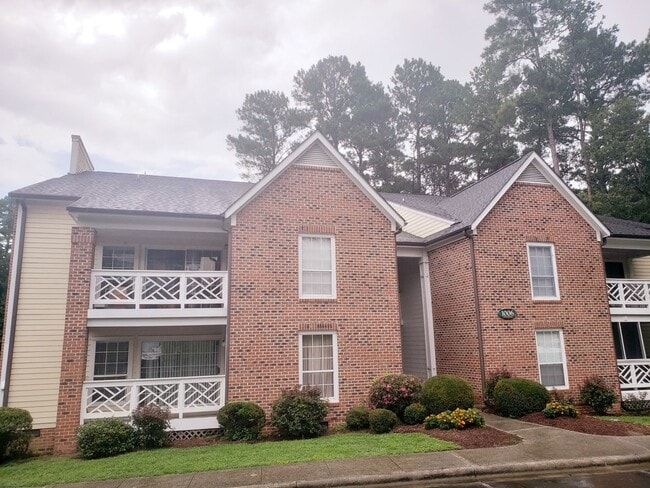 property at 1006 G Kingswood Dr