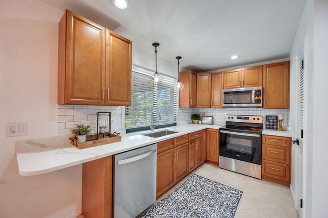 property at 1759 Azalea Ln