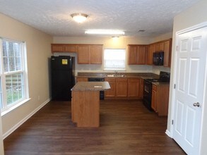 1361 E Nir Shreibman in La Vergne, TN - Building Photo - Building Photo