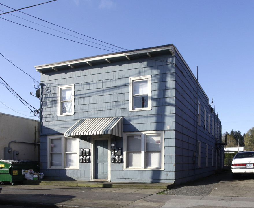 335 SE 80th Ave in Portland, OR - Building Photo