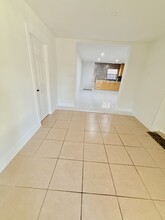 5605 Patterson Rd in Riverview, FL - Foto de edificio - Building Photo