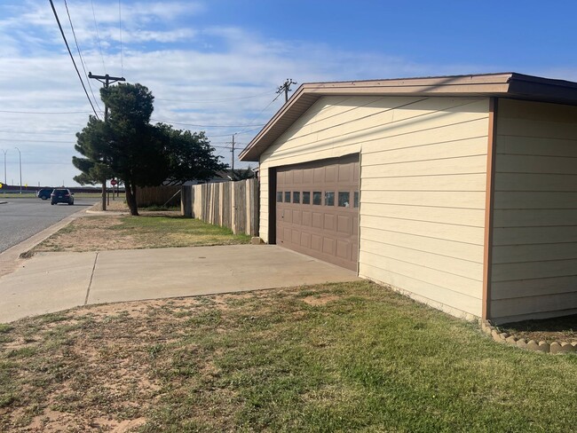 4601 Fordham St in Lubbock, TX - Building Photo - Building Photo