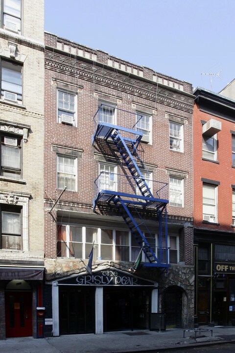 107 MacDougal St in New York, NY - Building Photo