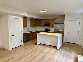 11282 Alpine Creek Way in South Jordan, UT - Building Photo