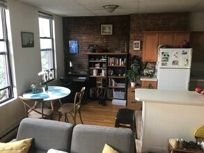 227 Washington St in Brookline, MA - Building Photo - Building Photo