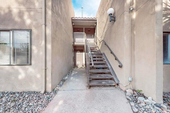 939 Country Club Dr SE in Rio Rancho, NM - Building Photo - Building Photo