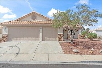 1094 Kabuki Ave in Henderson, NV - Foto de edificio - Building Photo
