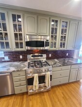 1447 Laguna Ave in Burlingame, CA - Building Photo - Building Photo