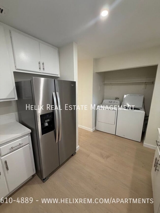 property at 1933 E Villa St