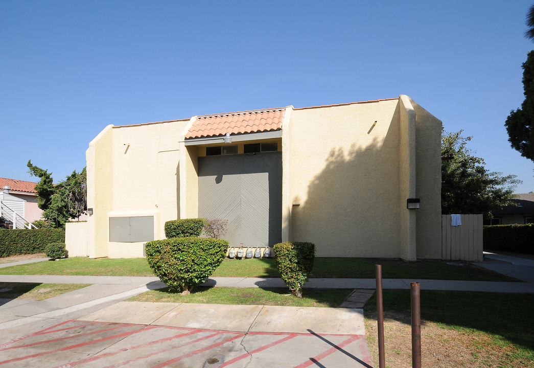 3143 W Lanerose Dr in Anaheim, CA - Building Photo