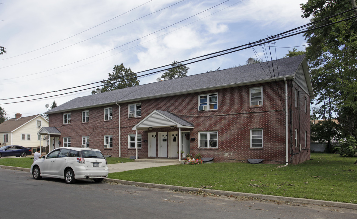 88-92 4th Ave in Huntington Station, NY - Building Photo