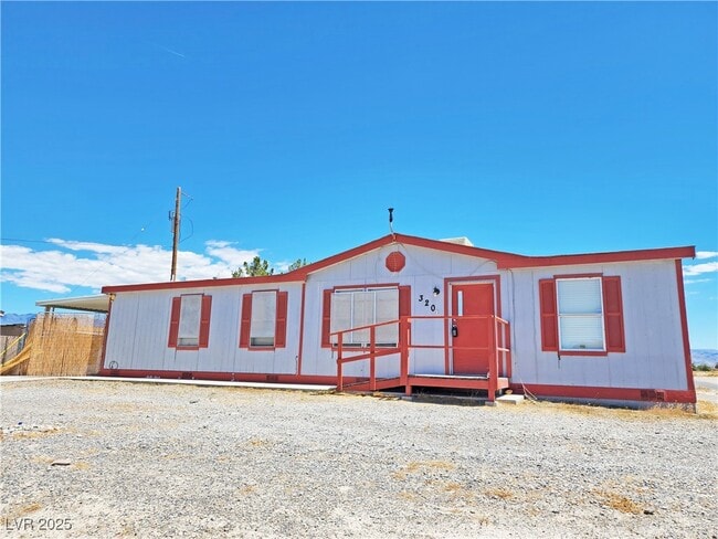 property at 320 W Comstock Cir N