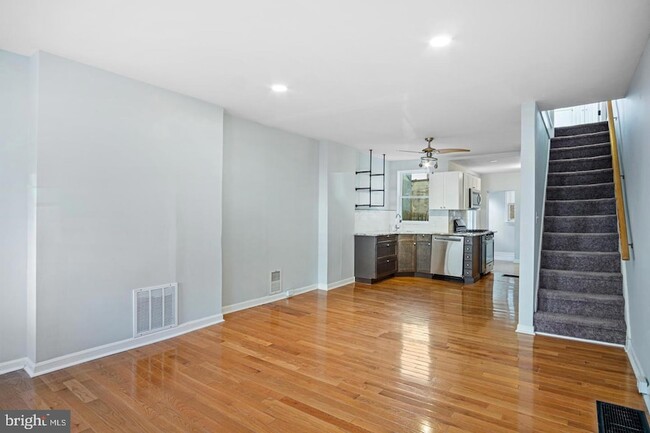 2521 Memphis St, Unit 11-B in Philadelphia, PA - Building Photo - Building Photo