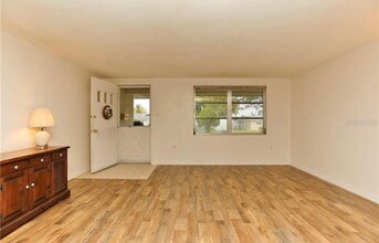 7936 Mimosa Dr in Port Richey, FL - Building Photo - Building Photo